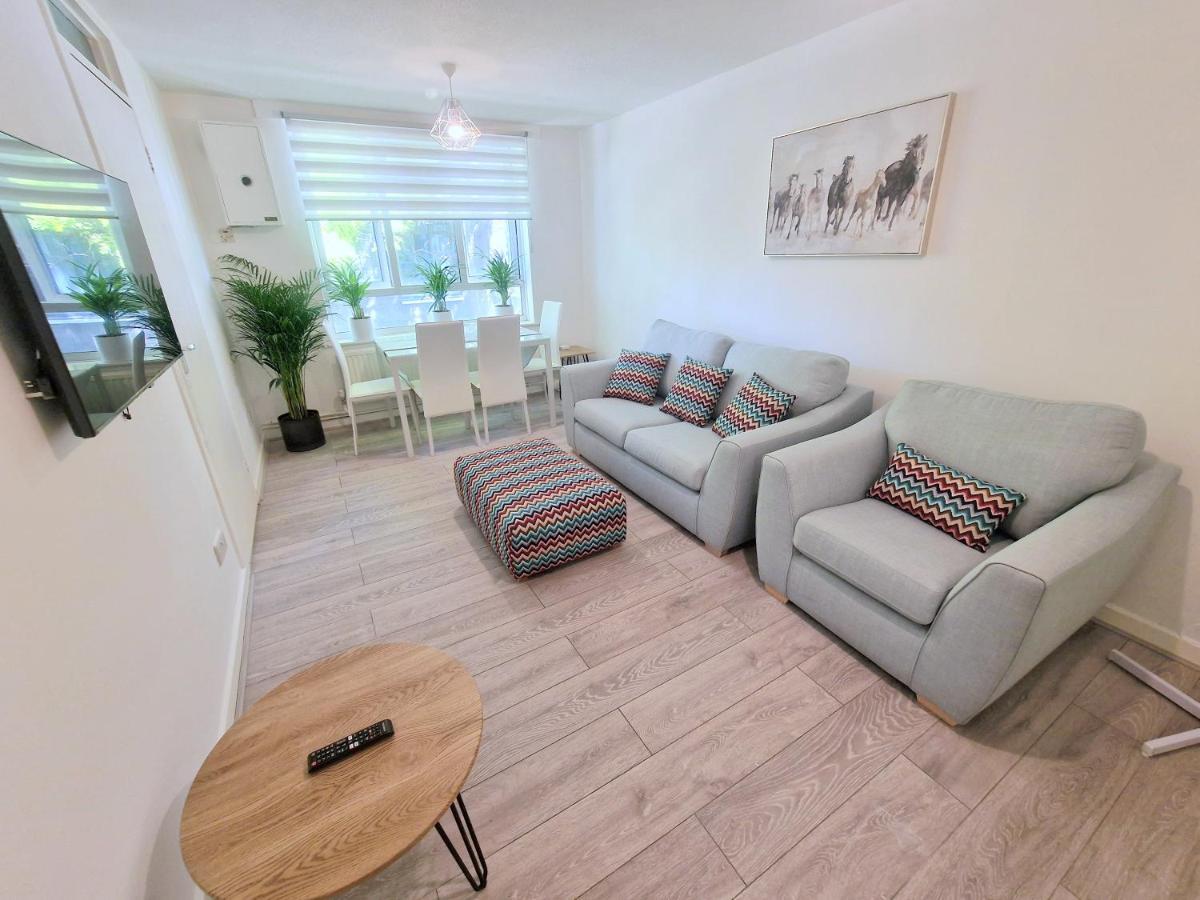Flat In Battersea, 5 Minutes From Clapham Junction Station Apartment ลอนดอน ภายนอก รูปภาพ