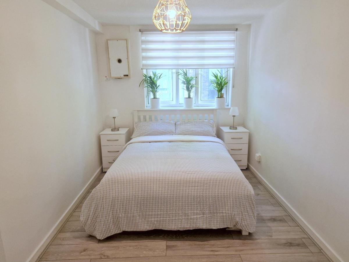 Flat In Battersea, 5 Minutes From Clapham Junction Station Apartment ลอนดอน ภายนอก รูปภาพ