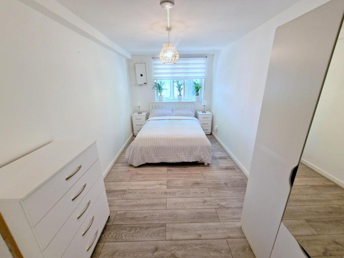 Flat In Battersea, 5 Minutes From Clapham Junction Station Apartment ลอนดอน ภายนอก รูปภาพ